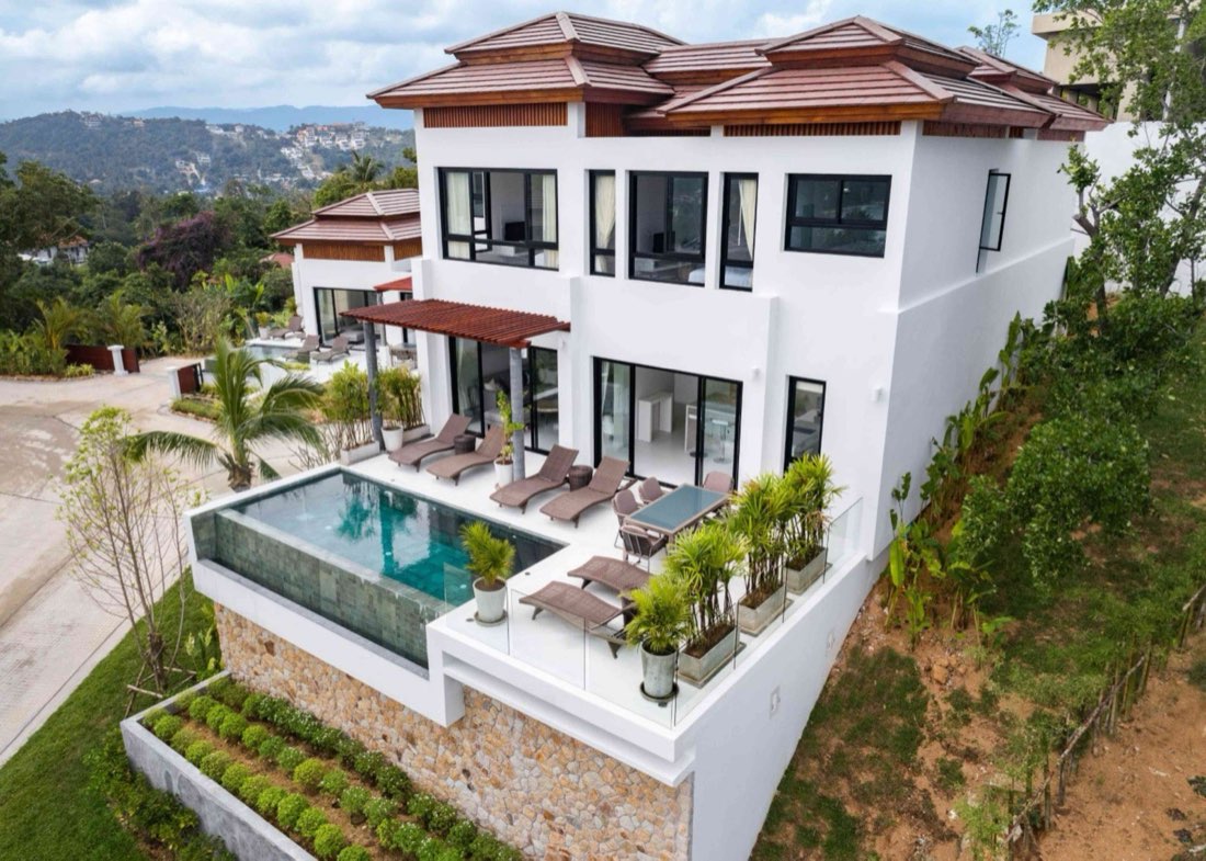 Luxury Sea View Villa In A Gated Community