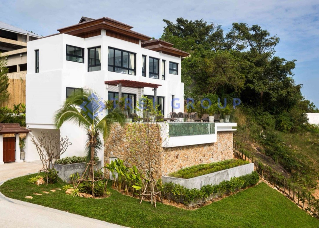 Luxury Sea View Villa In A Gated Community photo