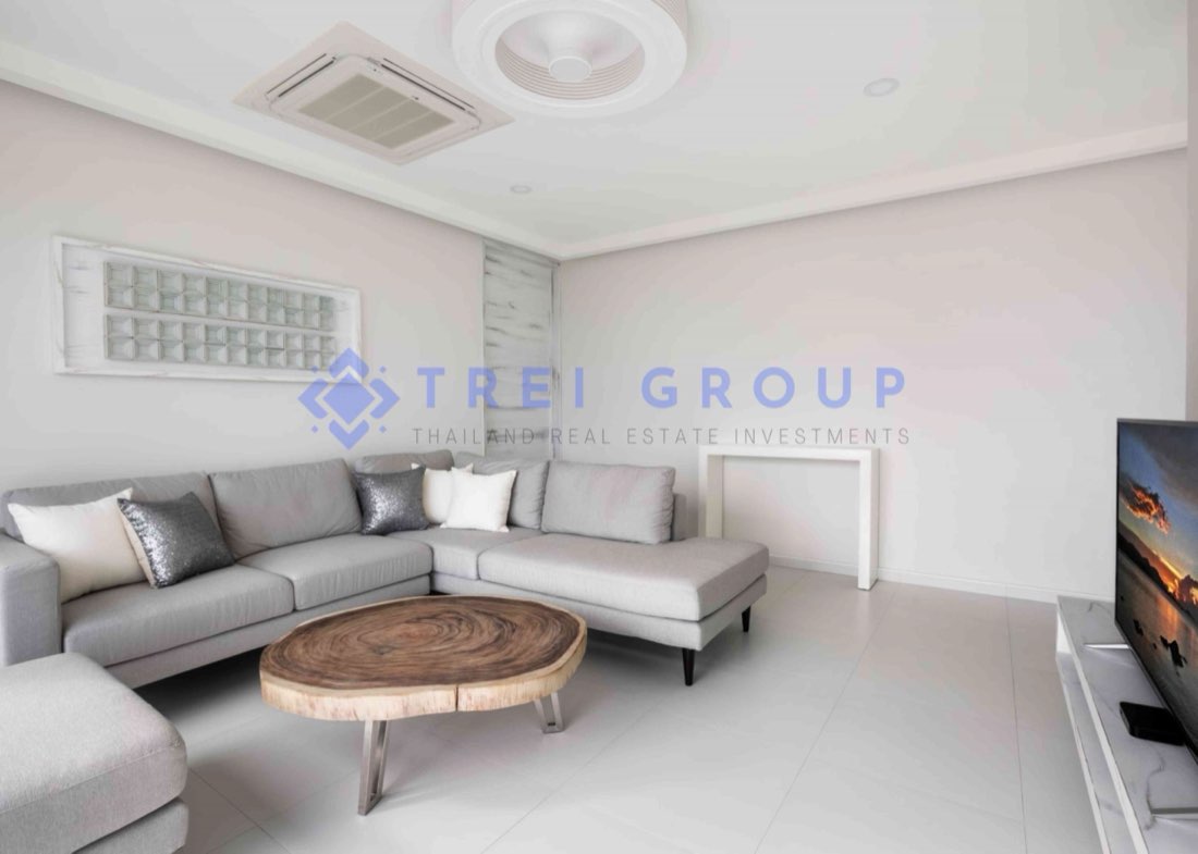 Luxury Sea View Villa In A Gated Community photo