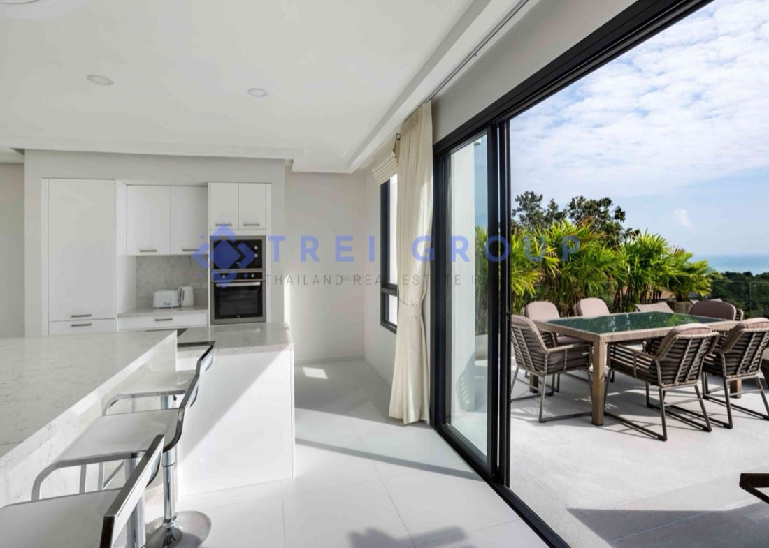 Luxury Sea View Villa In A Gated Community photo