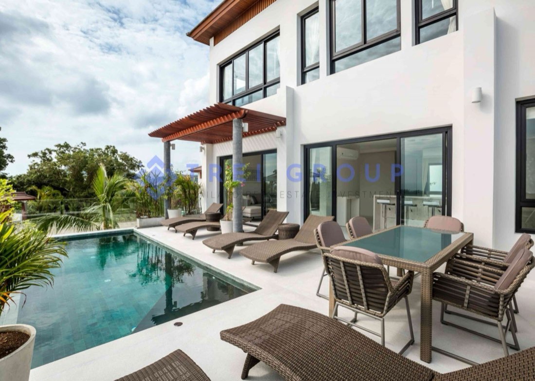 Luxury Sea View Villa In A Gated Community photo