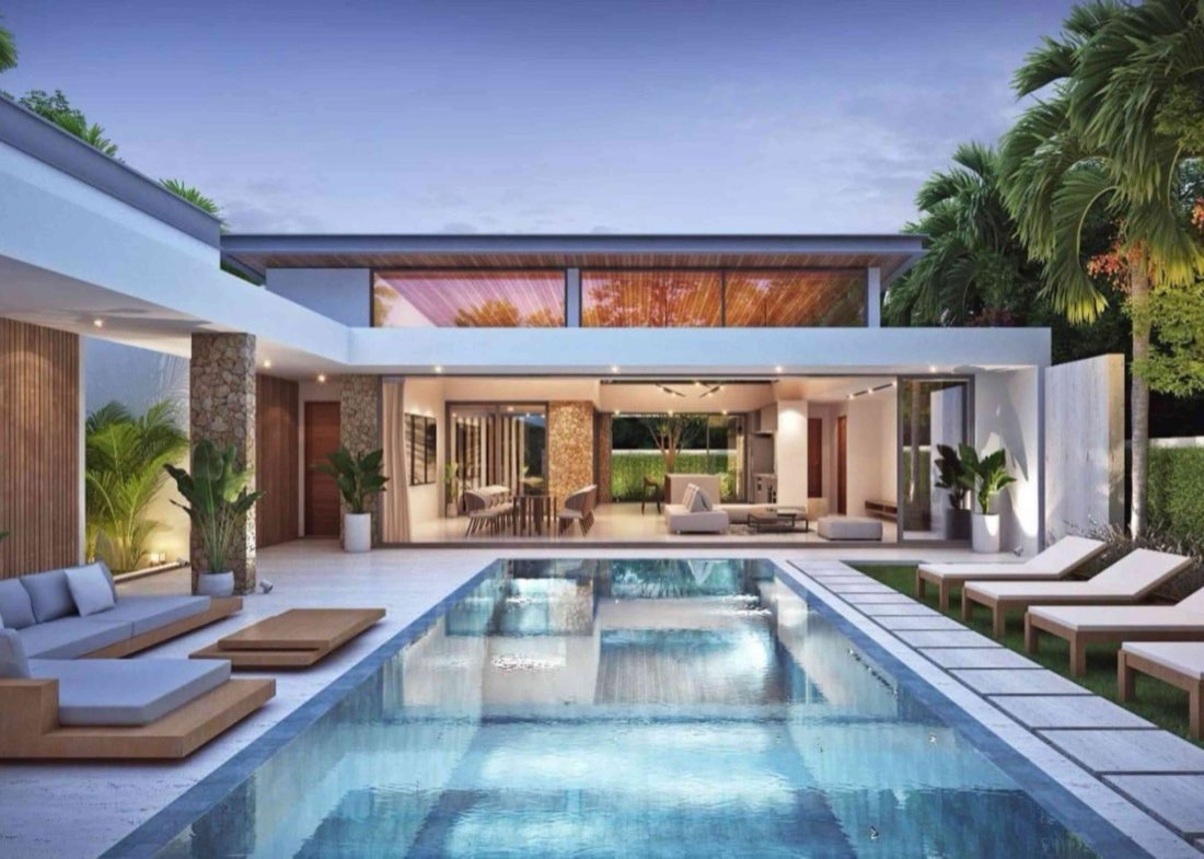 Luxury Villa Walking Distance To The Beach